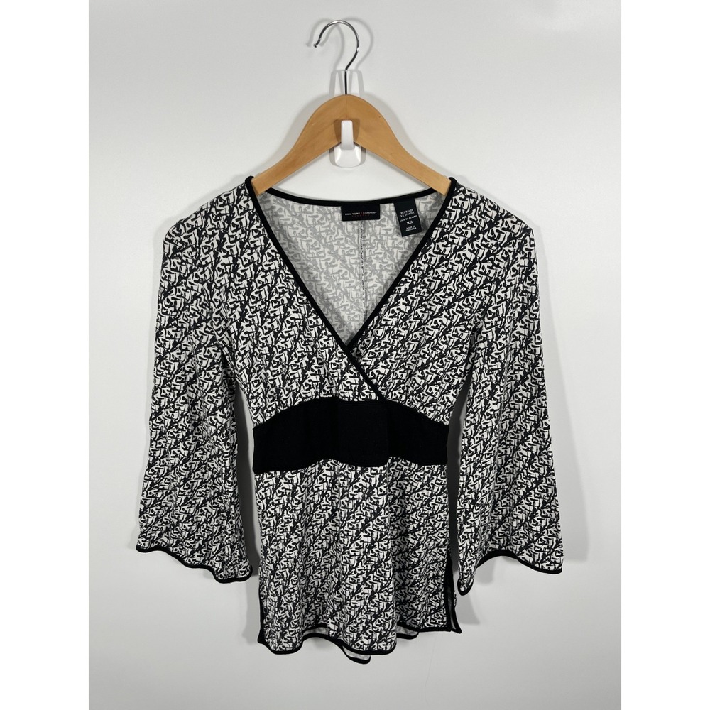 NY & Company Women Y2K Babydoll Top XS Black White Flare Sleeve Chic Minimalist